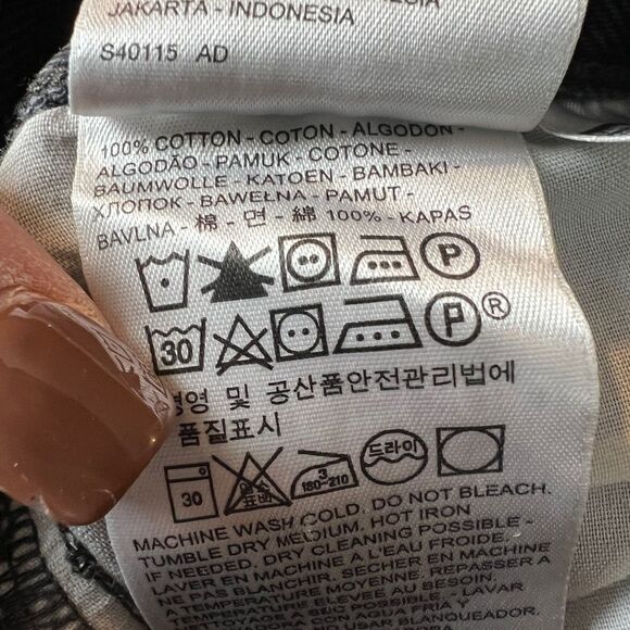 Levi’s Women’s Size 27 Black Distressed High Rise Straight Leg Buttonfly Jeans - Picture 7 of 8